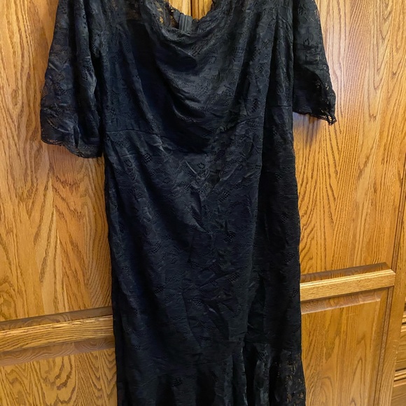 Gorgeous Black Off The Shoulder Lace Dress with Black Underlining.  Shein 3X. - Picture 8 of 10